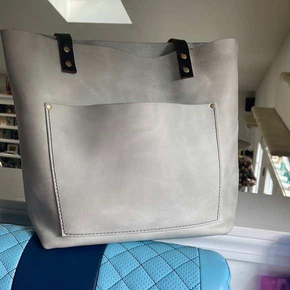 Portland Leather Handbags - 🦄🦄 Portland Leather Goods- Medium Classic Beluga Tote 🦄🦄